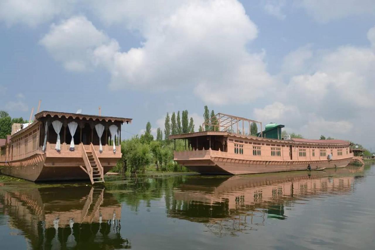 Wangnoo Heritage Houseboats Hotel Srinagar  Bagian luar foto