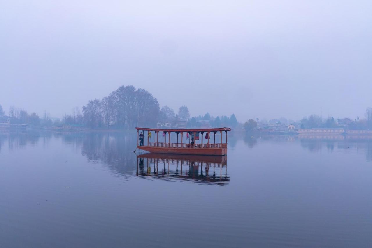 Wangnoo Heritage Houseboats Hotel Srinagar  Bagian luar foto