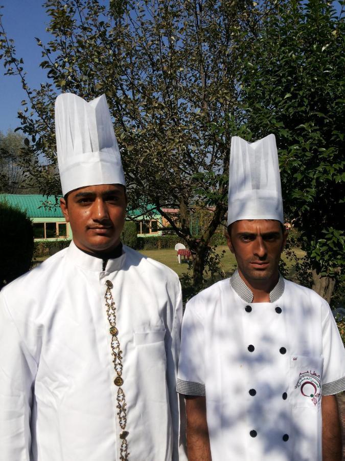 Wangnoo Heritage Houseboats Hotel Srinagar  Bagian luar foto