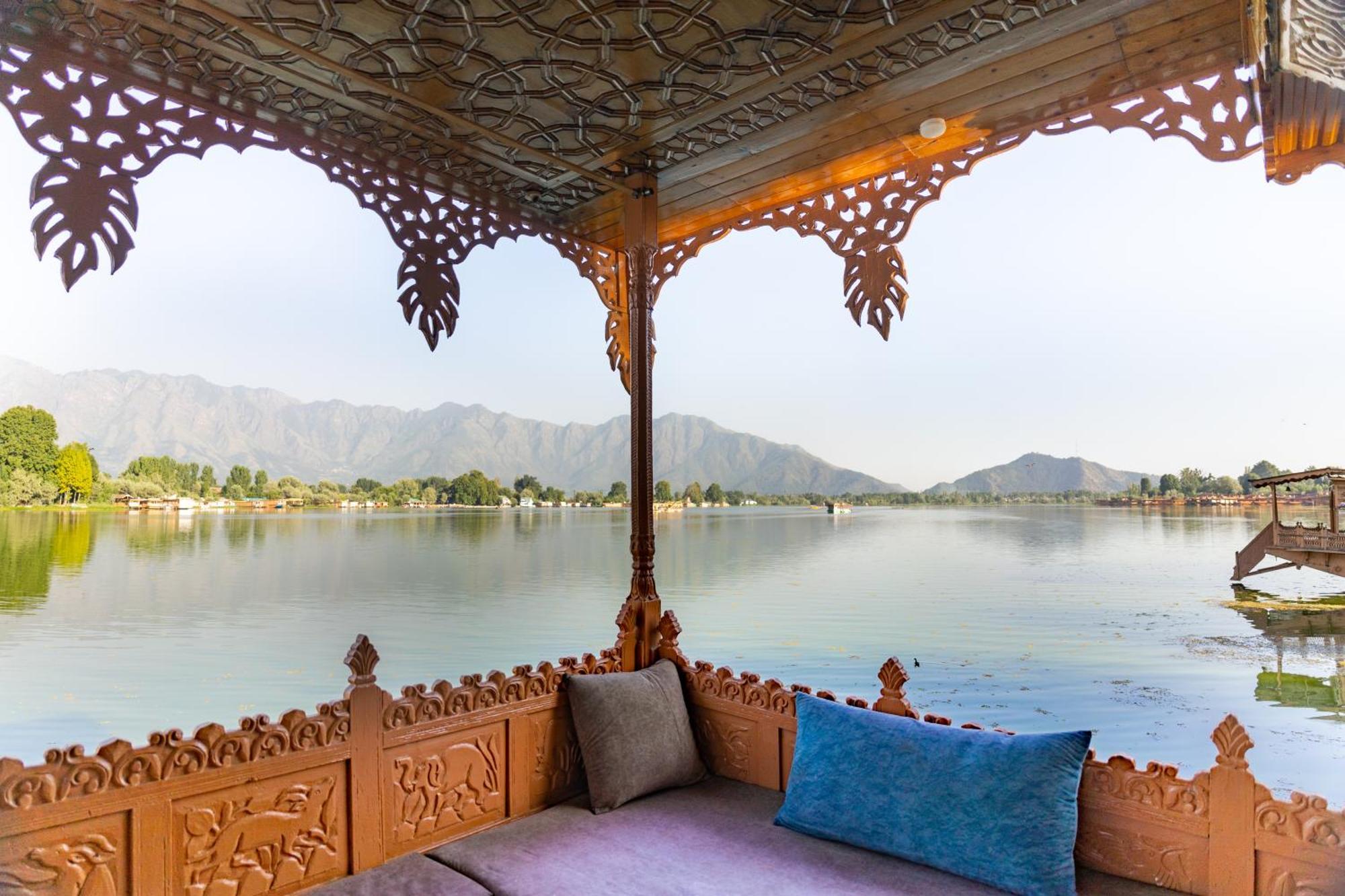 Wangnoo Heritage Houseboats Hotel Srinagar  Bagian luar foto