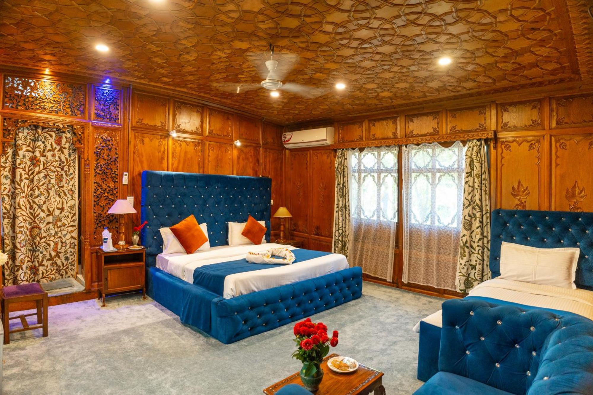 Wangnoo Heritage Houseboats Hotel Srinagar  Bagian luar foto