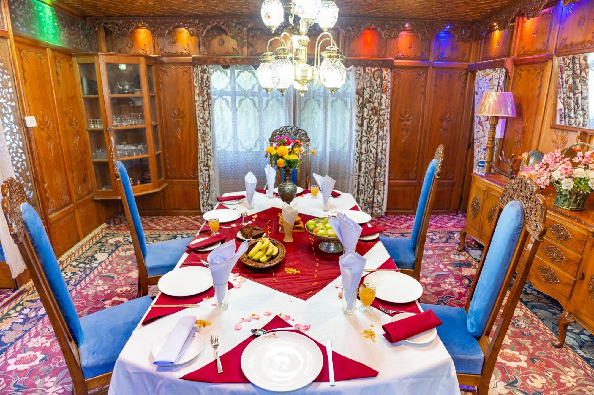 Wangnoo Heritage Houseboats Hotel Srinagar  Bagian luar foto