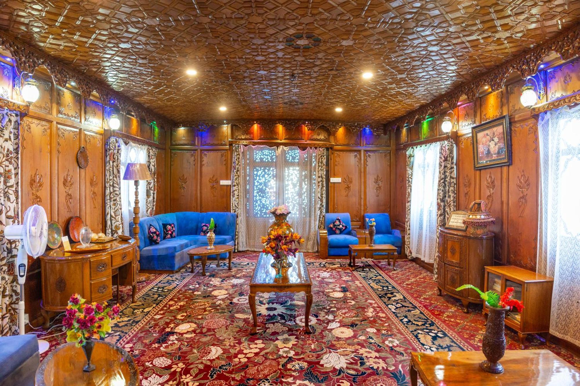 Wangnoo Heritage Houseboats Hotel Srinagar  Bagian luar foto