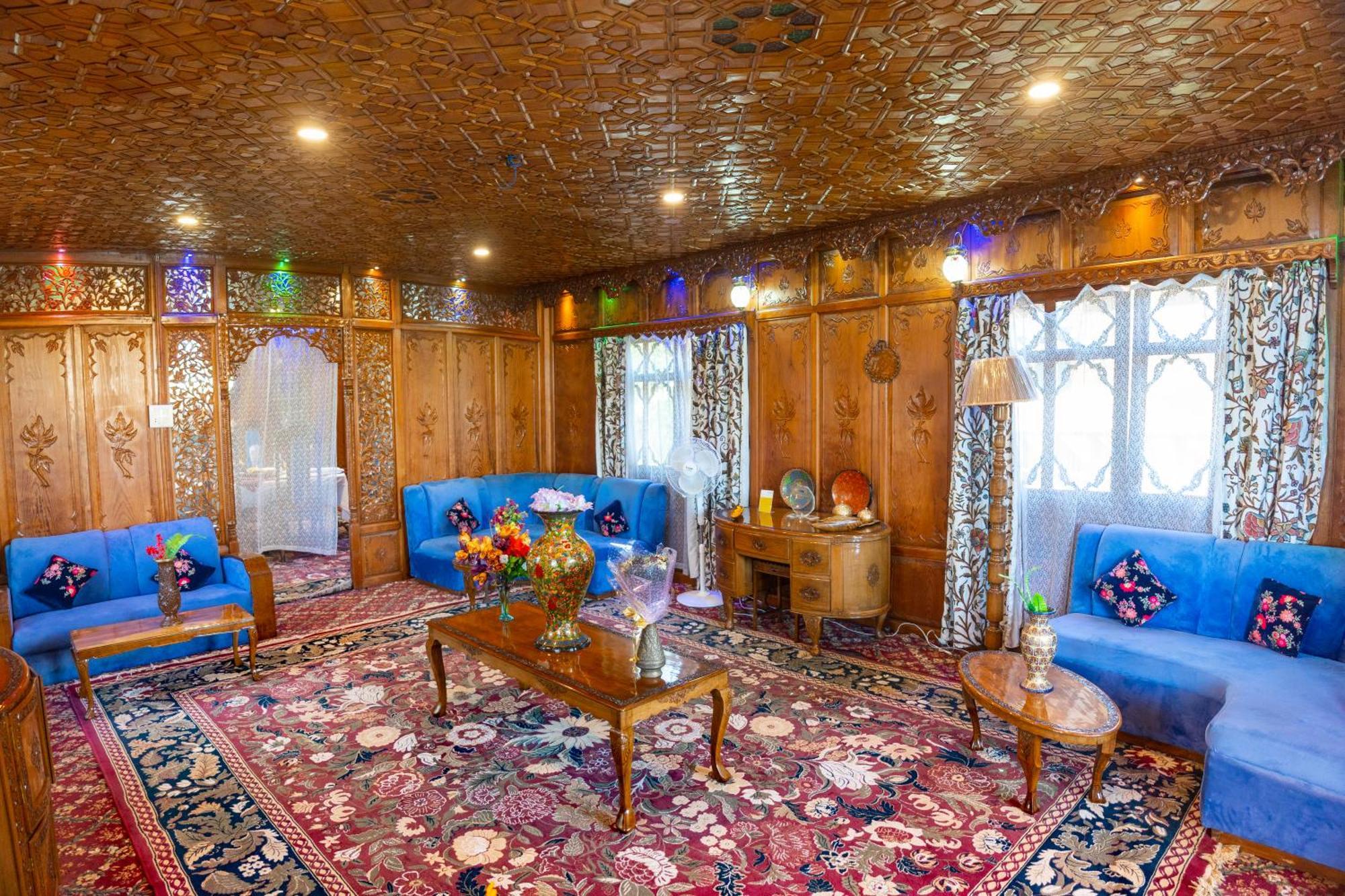 Wangnoo Heritage Houseboats Hotel Srinagar  Bagian luar foto