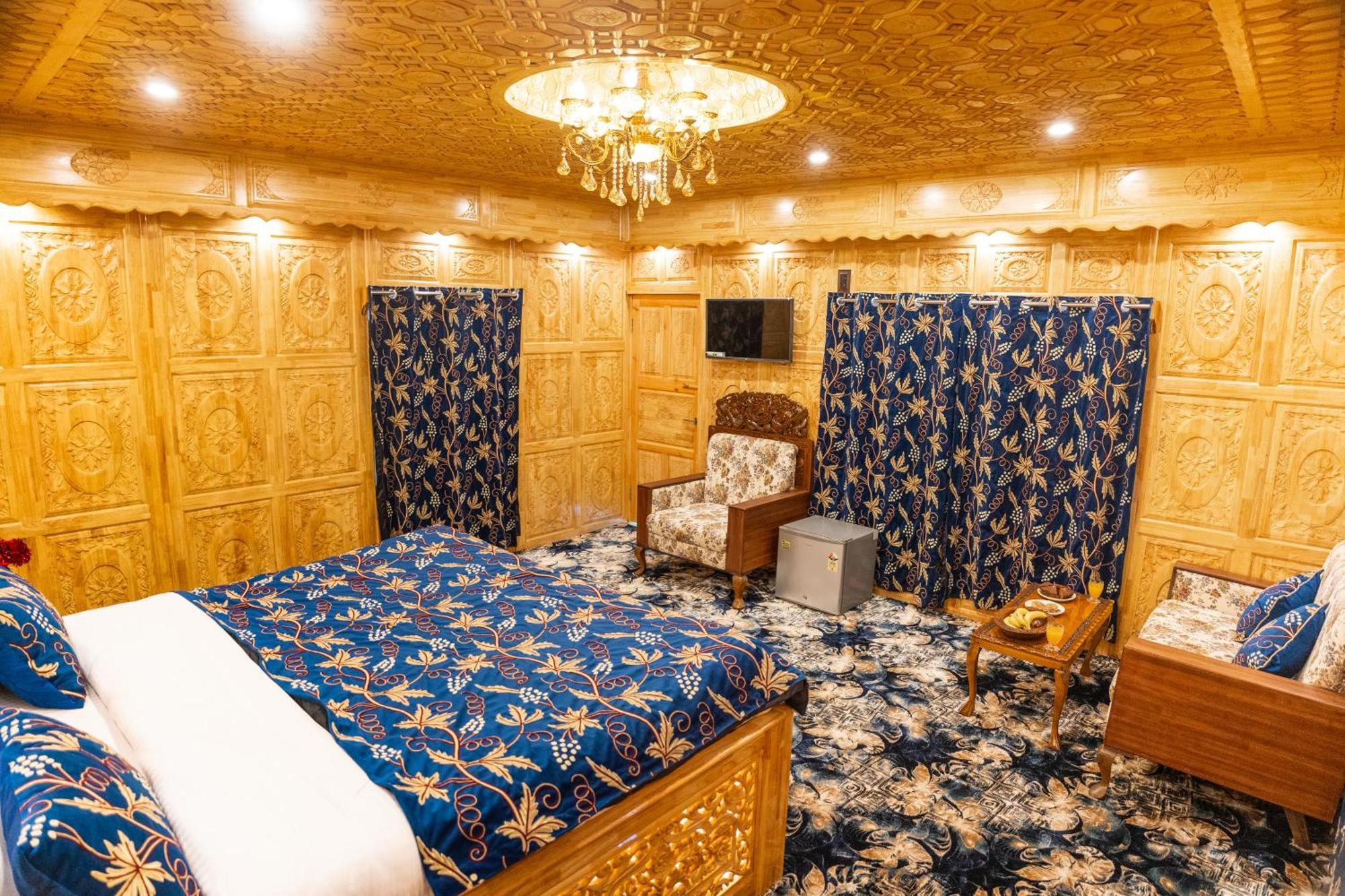 Wangnoo Heritage Houseboats Hotel Srinagar  Bagian luar foto