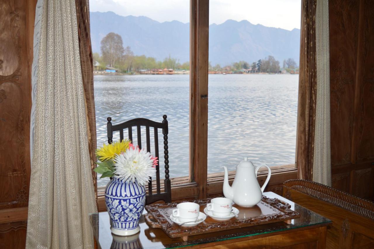 Wangnoo Heritage Houseboats Hotel Srinagar  Bagian luar foto